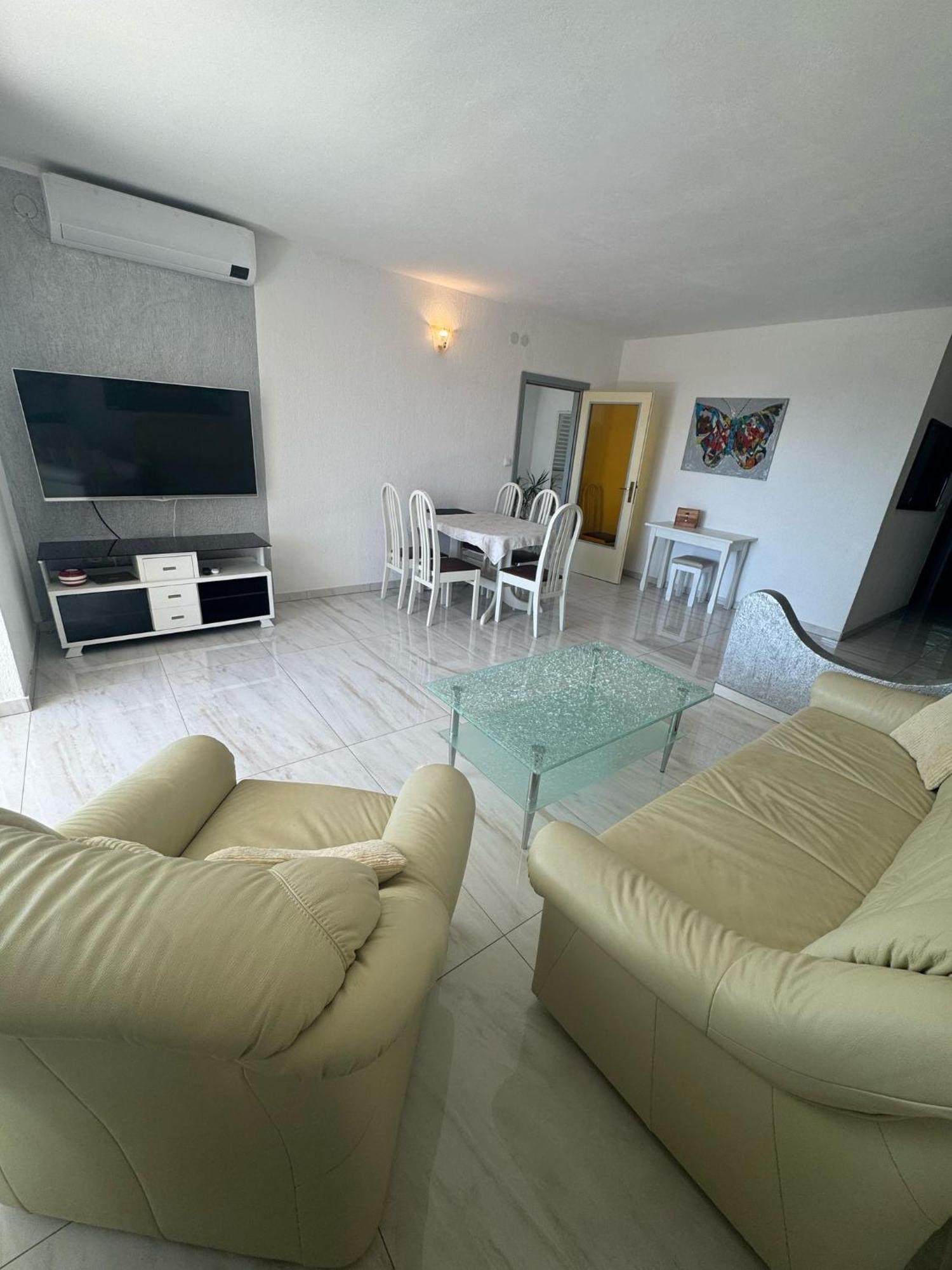 Apartman Kartec Krk Town Luaran gambar